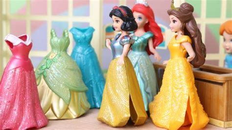 趣盒子迪士尼公主玩具拆箱 迪士尼公主白雪美人鱼贝儿公主逛服装店