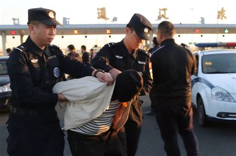 内蒙古通辽“4死2伤”案积压23年告破，两嫌疑人落网__凤凰网