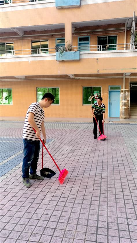 清扫教学楼卫生活动成功举行-地球科学与技术学院