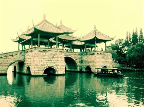 一座古桥竟然让“十五的月亮十六圆”成为现实，它还是扬州的标志_瘦西湖