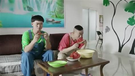 裴光明正吃西瓜，条子说了一句话，裴光明：你脑袋难道坏掉了？_电视剧_高清完整版视频在线观看_腾讯视频