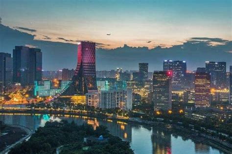中国十大压力最小城市，你的城市有没上榜？(2)_巴拉排行榜