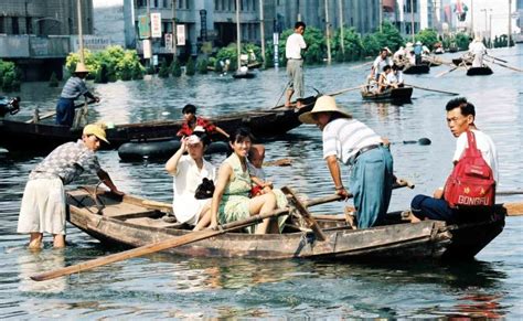 老照片，回顾1998年特大洪水给人民带来的灾难