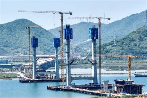 宁波梅山春晓大桥通车 为世界最大的跨海钢桁拱桥——浙江在线
