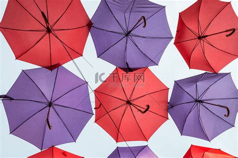别小看一把伞，在如今年轻人眼里它可不只是伞了 | 锋巢网