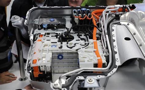 电动车新突破：丰田宣布固态电池技术-智能车-资讯-头部财经