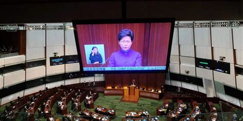 林郑月娥出席香港第七届立法会首次会议：第23条立法不能再拖_手机新浪网