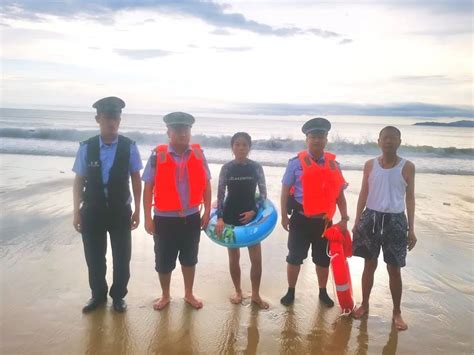 游客海边游玩不慎溺水，陵水警方快速出警救援！