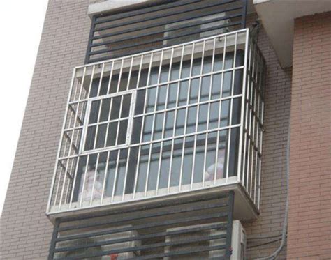 阳台还在装防盗网你就out了？史上最全面的防盗窗设计！