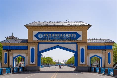 新疆伊犁民警走进企业学习二十大精神