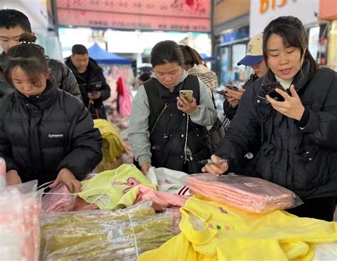 钟湘——中国少年装服饰行业开山始祖,童装行业精英,童装精英专访,童装行业精英,童装人物专访_童装网