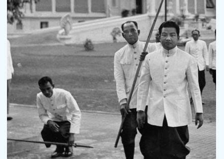 老照片 柬埔寨西哈努克亲王访问越南|柬埔寨|西哈努克|亲王_新浪新闻