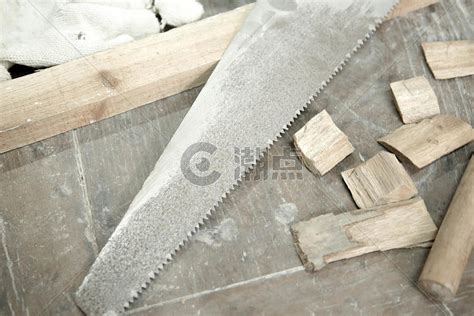 木工安全锯切技术：凡是使用过台锯的绝大多数都有锯齿反弹经历|锯片|木料|台锯_新浪新闻