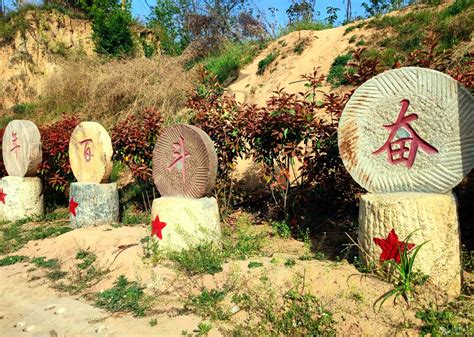 豫灵镇公路沿线，通过打造砖雕景观等方式，全面提升灵宝“西大门”颜值__凤凰网
