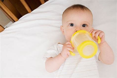 宝宝喝水有讲究，两个时间段要少喂，容易积食脾胃虚，家长别大意 - 知乎