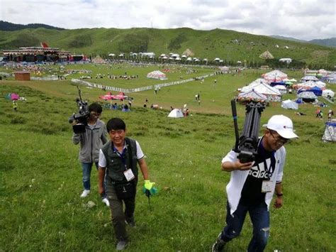 甘肃卫视圆满完成第十九届九色甘南香巴拉旅游艺术节开幕式直播，呈现当周草原最美的一天