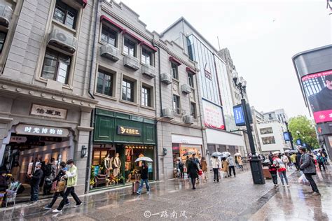 武汉这条街堪称“天下第一步行街”，既古典也现代，已有百年历史_江汉路