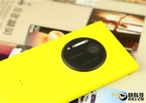 诺基亚4100万像素手机Lumia 1020：外观略显另类_数码_腾讯网