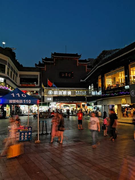 南京老门东，再现了老城南传统古民居风貌，夜色下尽显古香古色|民居|箍桶|老城南_新浪新闻