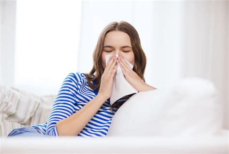 风热感冒症状表现有哪些（了解这些症状，让你辨出风热感冒） | 说明书网