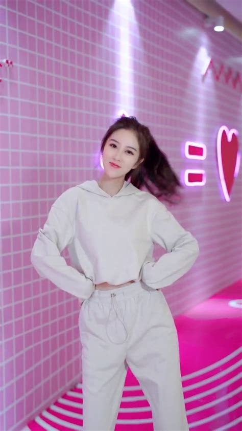 变装图片甜美女生头像