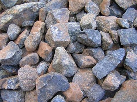 中钢协：3月我国出口钢材同比降34.4% 进口铁矿石同比降14.5%