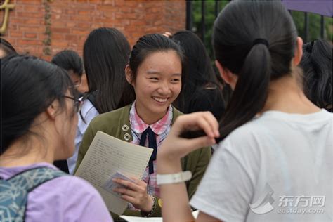 上海一女生一天完成高考全部科目 第二天送考_新闻中心_中国网