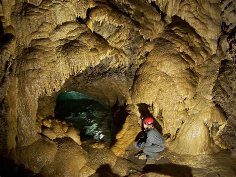洞穴探险－户外探险 加拿大落基山脉 班夫国家公园