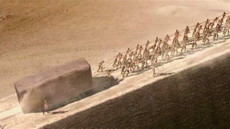神秘的埃及金字塔，数千吨巨石如何搬运？看完让人大跌眼镜！