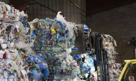 中国不再当垃圾桶：加拿大各地废品回收体系面_行业动态-废品回收【高价回收,免费上门】