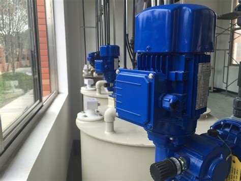 污水处理实例中软化水处理设备的工作流程