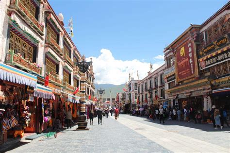 西藏拉萨八廓街高清图片下载-正版图片501180651-摄图网