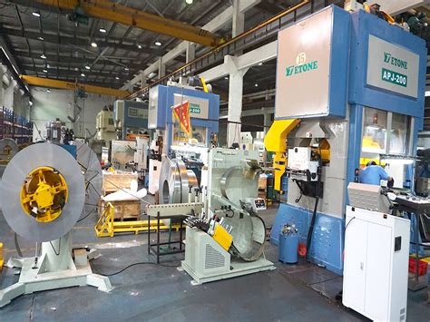 机加工自动化实现机床自动上下料-广州精井机械设备公司