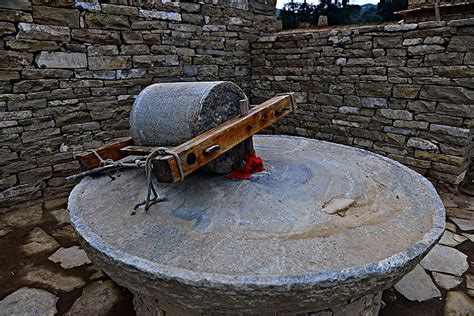 传统的农村老物件：碾子与石磨-传统文化-炎黄风俗网