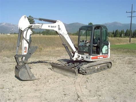 小型挖掘机操作教程，小型可操作挖掘机-济宁凯迪沃重工科技有限公司