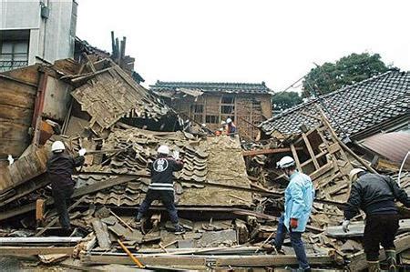 现场:印尼8.6级地震发生后人们四处逃散(组图)_滚动新闻_新浪财经_新浪网