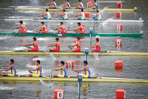 中国大学生赛艇锦标赛开幕式在宁波天妃湖举行