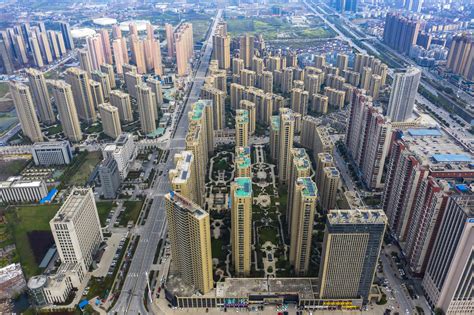 2021年香港房价最高的10个区：中西区突破20万元/㎡，沙田区以136323元/㎡垫底_房价社区_聚汇数据