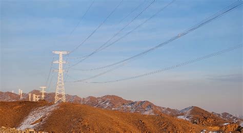 内蒙古包头电网纵向通道加强（英华至包北）双回500千伏线路工程启动送电成功-国际电力网