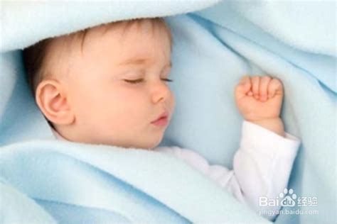 宝宝睡觉不踏实一惊一乍的怎么办？宝宝睡不踏实的8个原因，试试这样做，宝宝睡得好妈妈也省事 – 365亲子乐园