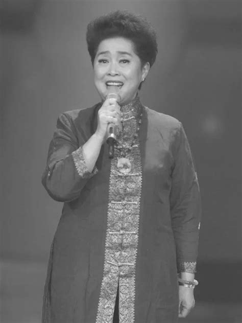 刘三姐黄婉秋因病离世，享年80岁，生前最后活动照公开_新浪新闻