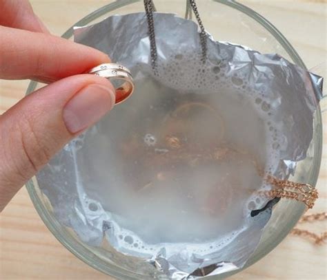 怎么清洗银饰品？4种方法教你轻松清洁银饰品，去除污渍