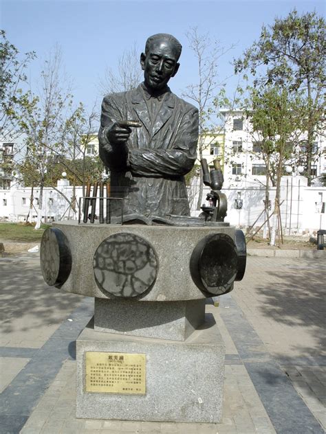 北京人物系列肖像雕塑,青铜雕塑,不锈钢雕塑公司