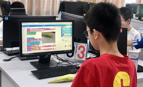 组图丨全国机器人运维员技能竞赛在浙江温州收官-新华网