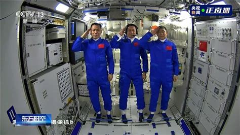 神十四发射成功，三名航天员一飞冲天，他们是什么学历？揭晓了|航天员|蔡旭哲|学历_新浪新闻