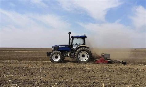 智慧农机在农业生产中的应用及其对农业发展的影响_技术