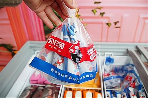 康怡 东北奶糕 雪糕 冰激凌 冷饮-罐头图库
