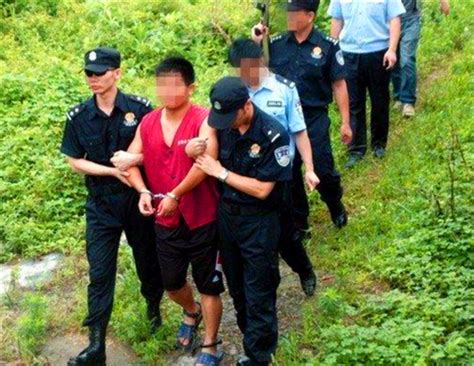 被害者亲属讲述四川泸州一男子杀人逃匿：其回家后被发现