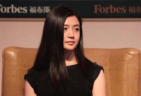 金紫薇是李颖亲生的吗，电视剧演员李颖有女儿吗？