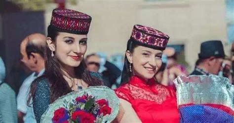 我国最美的少数民族：拥有纯正的白人血统，美女从不外嫁十分珍贵|新疆|塔吉克族|少数民族_新浪新闻